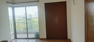 Room in 3 BHK Apartment at Parsvnath Exotica, Sector 53 – for Rent
