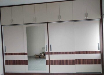 Room in 3.5 BHK Apartment at Prestige Park Square, Bannerghatta Road – for Rent