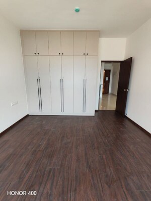 Room in 3.5 BHK Apartment at Purva Atmosphere, Thanisandra Main Road – for Rent