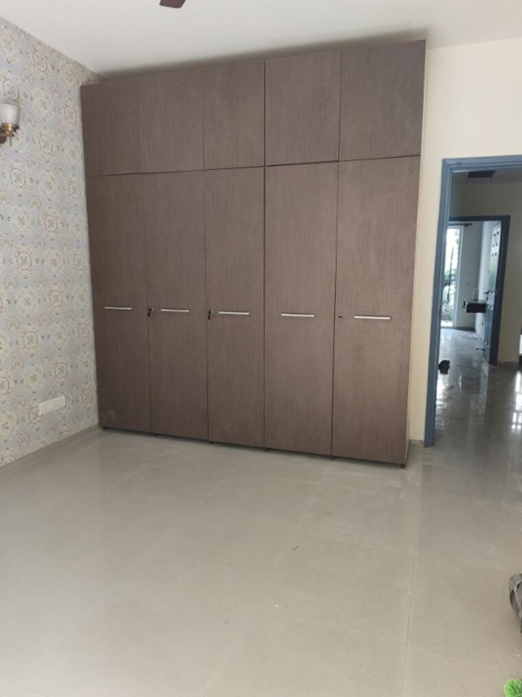 Room, emaar-mgf-emerald-hills 3 Bedroom 267 Sq.Yd. Apartment In Sector 65 Gurgaon 10057328