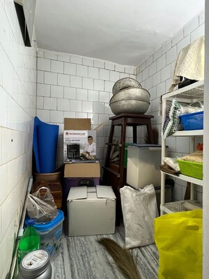 Team Area in 2 BHK Apartment at A1 Apartment, Malabar Hill – for Sale