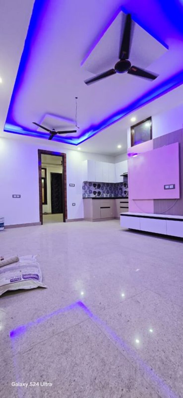 Living Room, sector 73 2.5 Bedroom 1150 Sq.Ft. Builder Floor In Sector 73 Noida 10057356