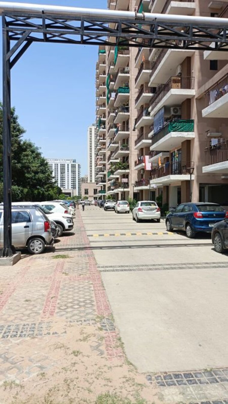  Parking, signature-global-synera 1.5 Bedroom 438 Sq.Ft. Apartment In Sector 81 Gurgaon 10057358