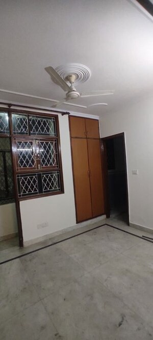 Room in 1 BHK Builder Floor at Jeewan Nagar – for Rent