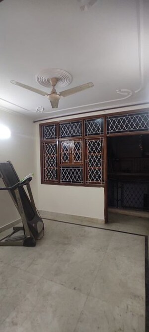Living Room in 1 BHK Builder Floor at Jeewan Nagar – for Rent