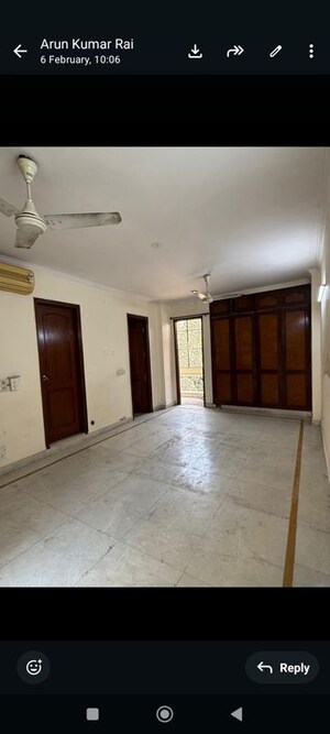 Room in 3.5 BHK Builder Floor at Navjeevan Vihar – for Sale