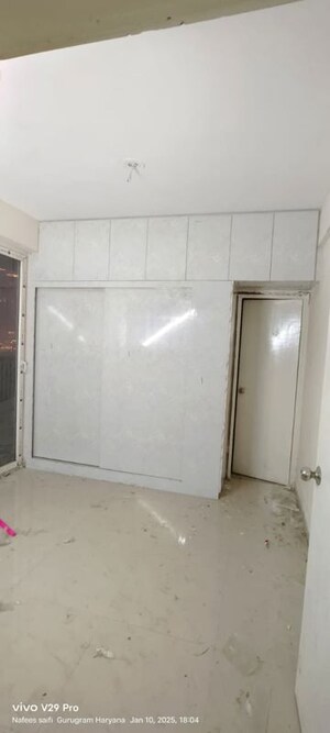 Room in 2 BHK Apartment at Signature Global Synera, Sector 81 – for Rent