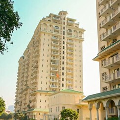 3 BHK + Pooja Room,Servant Room Apartment For Sale in DLF Richmond Park