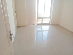 Room in 2 BHK Apartment at Unitech The Residences Gurgaon, Sector 33 – for Rent