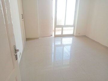 Room in 2 BHK Apartment at Unitech The Residences Gurgaon, Sector 33 – for Rent