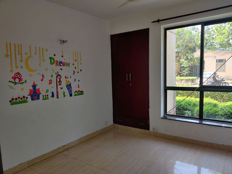 Room, unitech-the-residences-gurgaon 2 Bedroom 1100 Sq.Ft. Apartment In Sector 33 Gurgaon 10057339