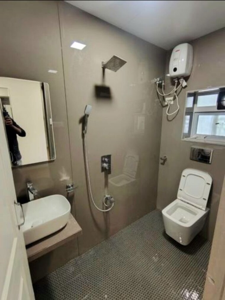 Bathroom, guru-krupa-chs-mulund-west 3 Bedroom 1200 Sq.Ft. Apartment In Mulund West Mumbai 10057431