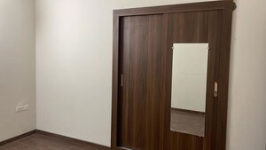 Room in 2 BHK Apartment at BPTP Discovery Park, Sector 80 – for Rent