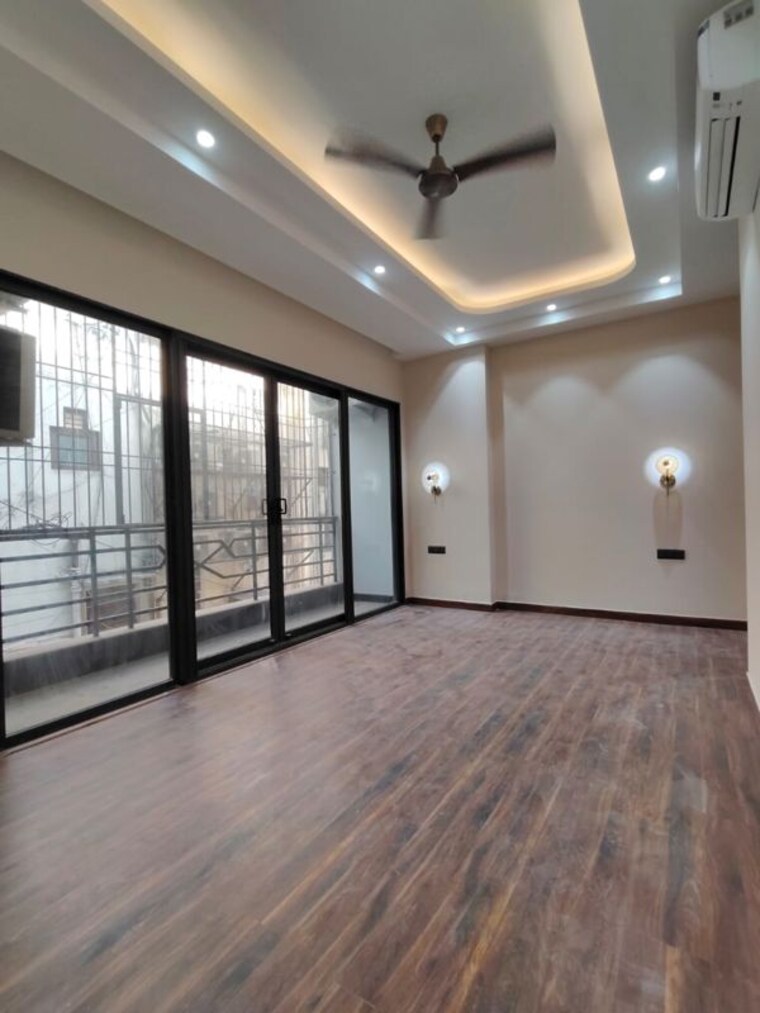 Room, lajpat nagar ii 4 Bedroom 1800 Sq.Ft. Builder Floor In Lajpat Nagar ii Delhi 10057471