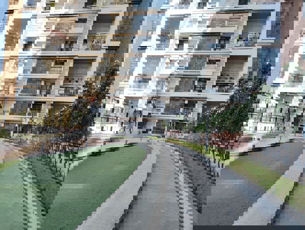 4 BHK + Servant Room 2200 Sq.Ft. Apartment in Gera Isle Royale