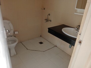 Bathroom in 4 BHK Apartment at Pioneer Park Phase 1, Sector 61 – for Rent