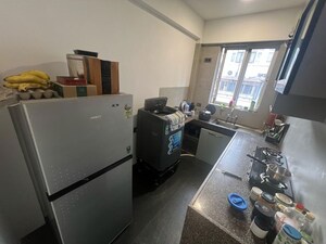 Team Area in 1.5 BHK Apartment at Khar West – for Rent