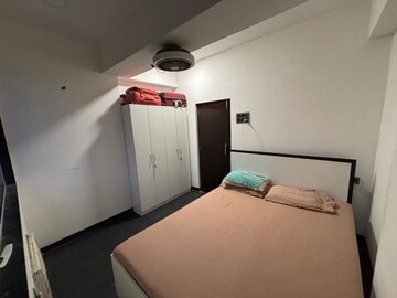 1.5 BHK Apartment For Rent in Khar West