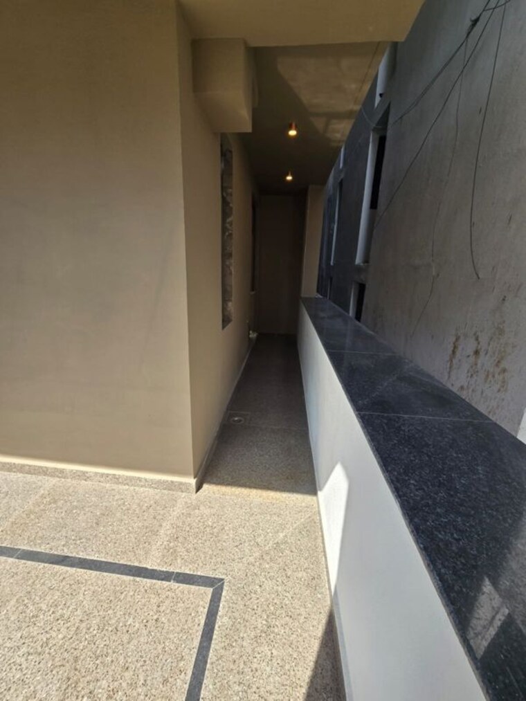 Balcony, sector 1 vaishali 5 Bedroom 500 Sq.Yd. Builder Floor In Sector 1 Vaishali Ghaziabad 10057544