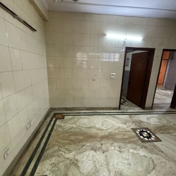 Bathroom in 2 BHK Builder Floor at RWA Apartments Sector 72, Sector 72 – for Rent
