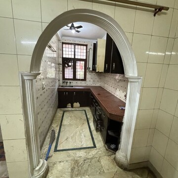 Building Lobby in 2 BHK Builder Floor at RWA Apartments Sector 72, Sector 72 – for Rent