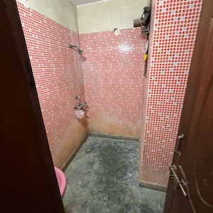 Bathroom in 2 BHK Builder Floor at RWA Apartments Sector 72, Sector 72 – for Rent