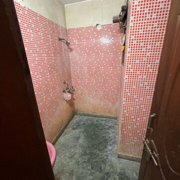 Bathroom in 2 BHK Builder Floor at RWA Apartments Sector 72, Sector 72 – for Rent