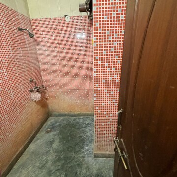 Bathroom in 2 BHK Builder Floor at RWA Apartments Sector 72, Sector 72 – for Rent