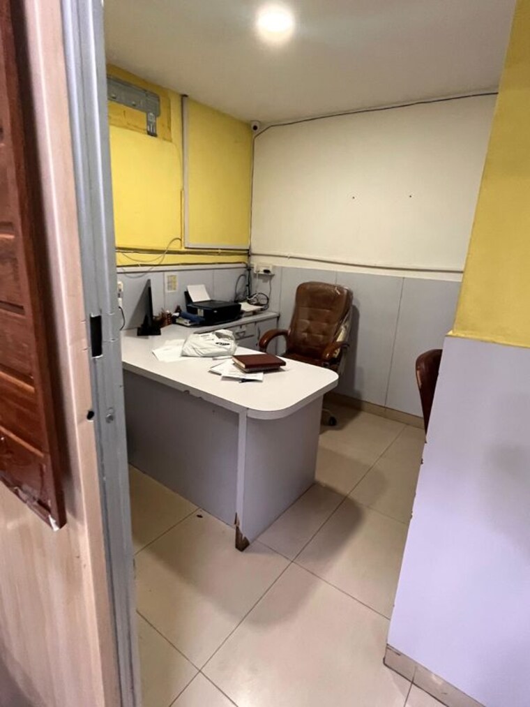 Team Area, ulubari Commercial Warehouse 1400 Sq.Yd. In Ulubari Guwahati 10057569