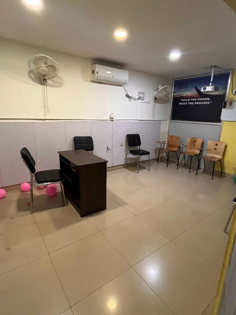 Team Area, ulubari Commercial Warehouse 1400 Sq.Yd. In Ulubari Guwahati 10057569