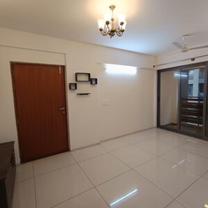 Room in 2 BHK Apartment at Arvind Skylands, Ambedkar Colony – for Rent