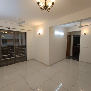 Room in 2 BHK Apartment at Arvind Skylands, Ambedkar Colony – for Rent