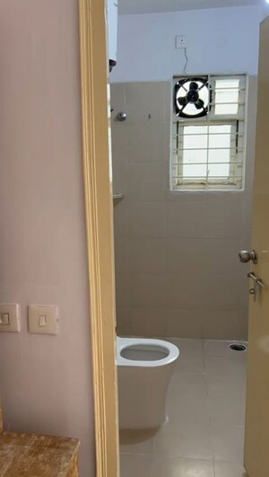 Bathroom in 3.5 BHK Apartment at Indiabulls Centrum Hyderabad, Kavadiguda – for Sale