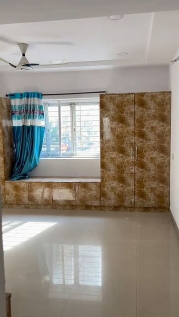 Room in 3.5 BHK Apartment at Indiabulls Centrum Hyderabad, Kavadiguda – for Sale