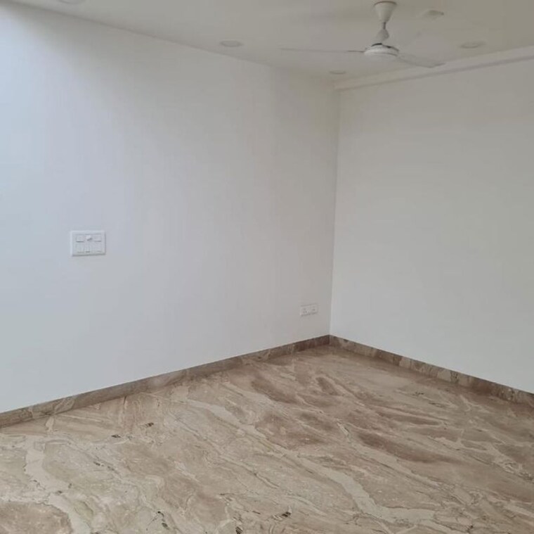 Room, sector 52 1 Bedroom 162 Sq.Mt. Apartment In Sector 52 Noida 10057705