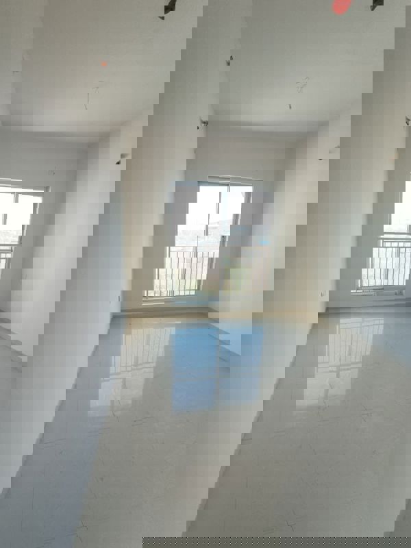 Room in 2 BHK Apartment at Godrej Green Vistas, Mahalunge – for Rent