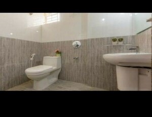 Bathroom in 1 BHK Apartment at Vastu Siddhi, Andheri East – for Rent