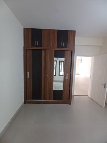 Room in 4 BHK Apartment at LGCL Beautiful World, Hennur – for Rent