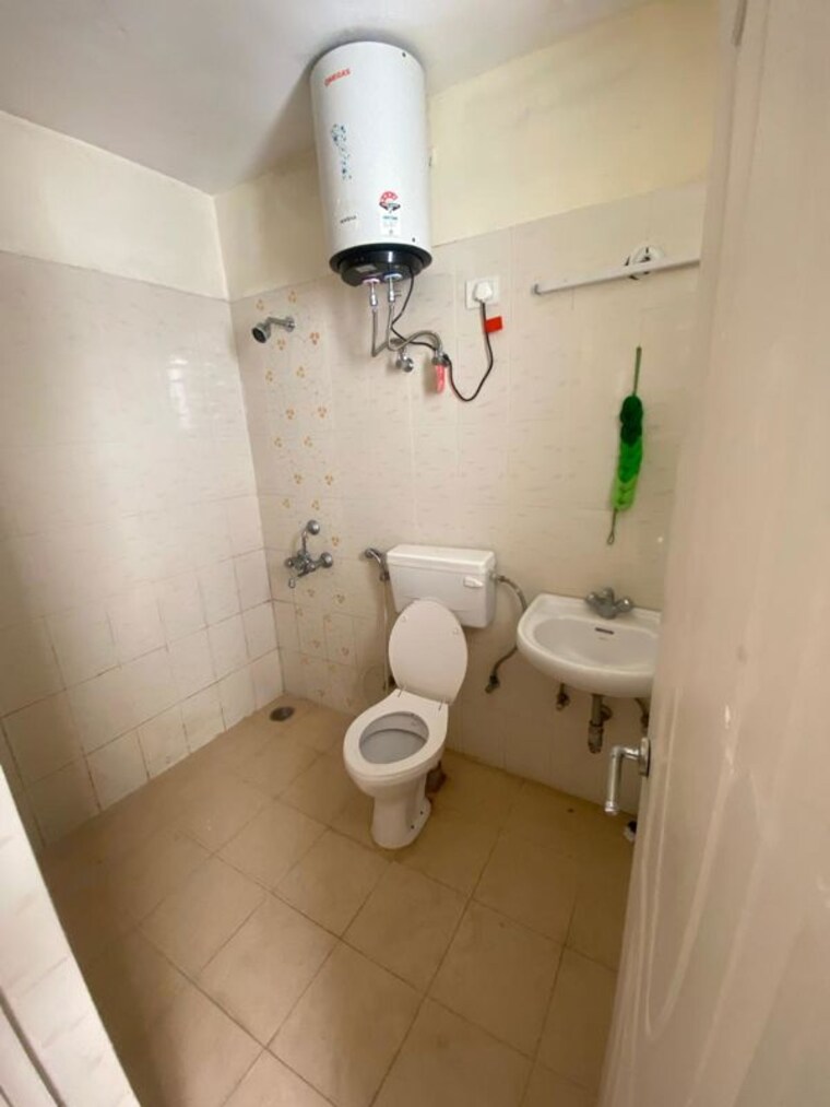 Bathroom, shree-vardhman-mantra 2 Bedroom 720 Sq.Ft. Apartment In Sector 67 Gurgaon 10057753