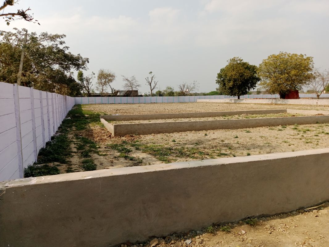 Plot For Sale in Gwalior Road