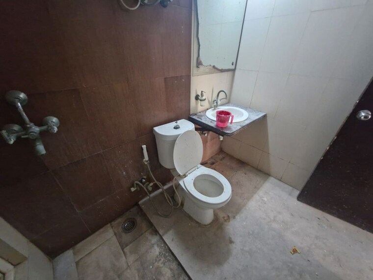 Bathroom, jm-orchid 2 Bedroom 1147 Sq.Ft. Apartment In Sector 76 Noida 10057783
