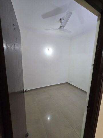 2 BHK Apartment For Rent in Skytech Matrott, Sector 76