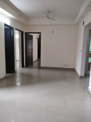 Room in 3 BHK Apartment at Skytech Matrott, Sector 76 – for Rent