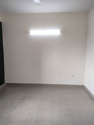 Room in 3 BHK Apartment at Skytech Matrott, Sector 76 – for Rent