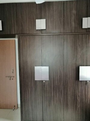 Furnished Amenities in 2 BHK Apartment at Raheja Vistas Phase 3, Mohammadwadi – for Rent