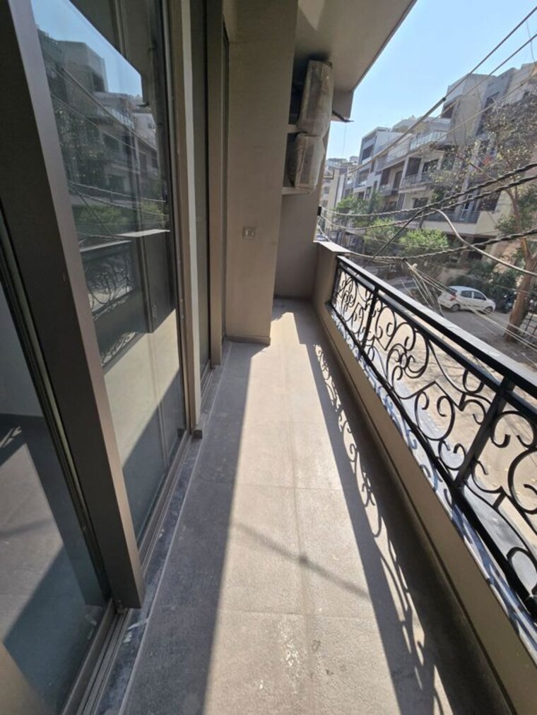 Balcony, dabur chowk 4 Bedroom 200 Sq.Yd. Builder Floor In Dabur Chowk Ghaziabad 10057840