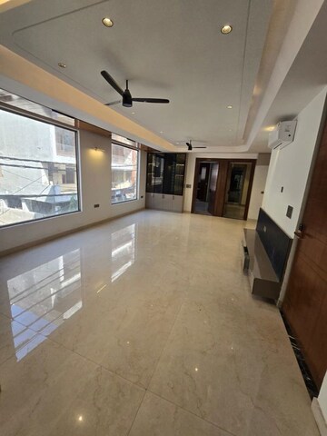 Living Room in 4 BHK Builder Floor at Dabur Chowk – for Sale