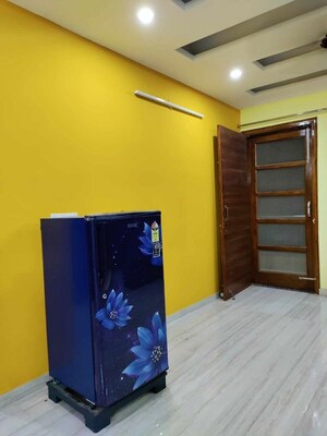 Room in 3 BHK Builder Floor at Ansal Plaza Sector-23, Sector 23 – for Rent