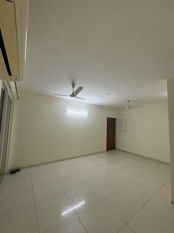 3.5 BHK + Servant Room Apartment For Rent in Experion The Heart Song