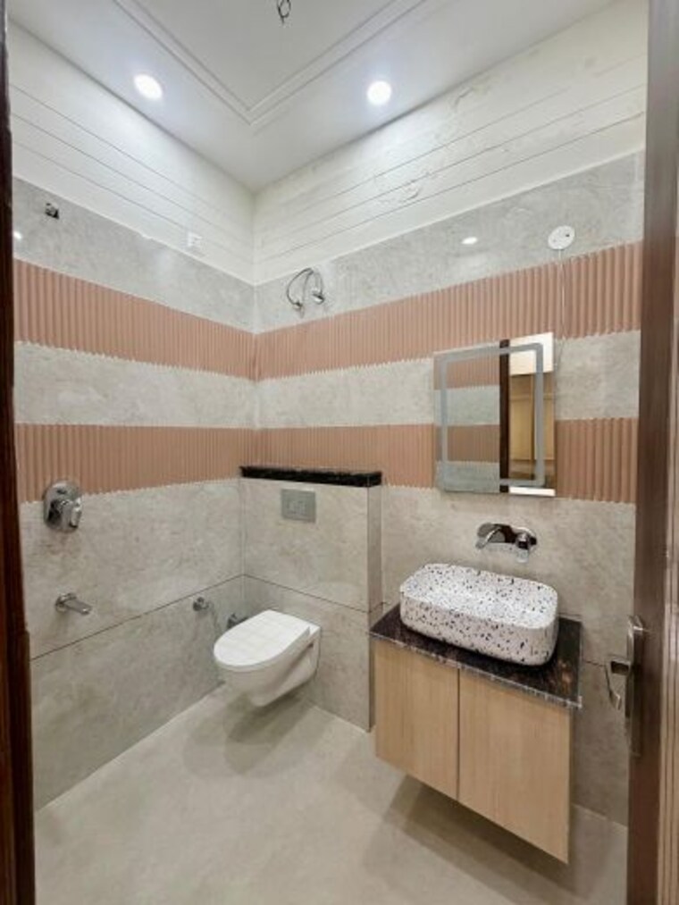 Bathroom, sector 124 3 Bedroom 140 Sq.Yd. Builder Floor In Sector 124 Mohali 10057876